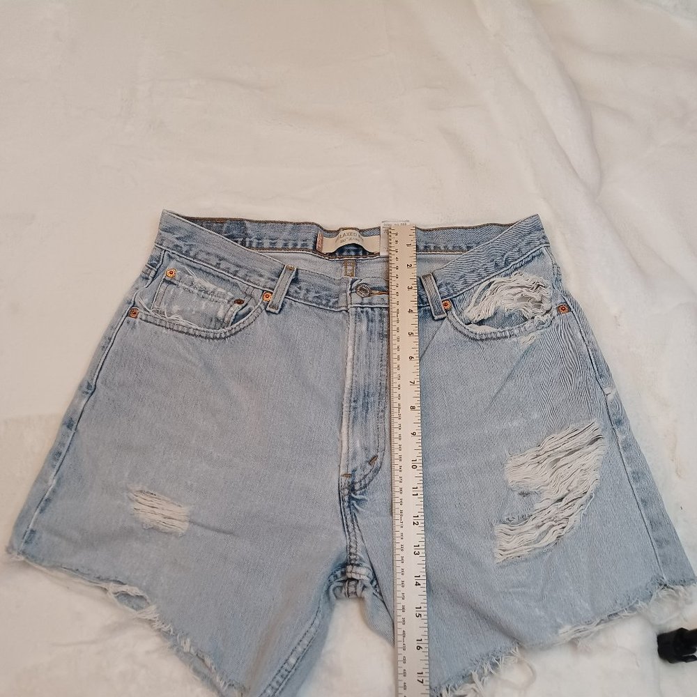 Levis 550 Shorts Womens 35 distressed Cut Off Frayed Hem Light Blue